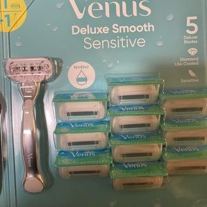 Venus Deluxe Smooth Razor heads !!!